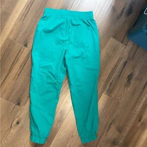 NWT Women's Eddie Bauer x karla Woven Sweatpants